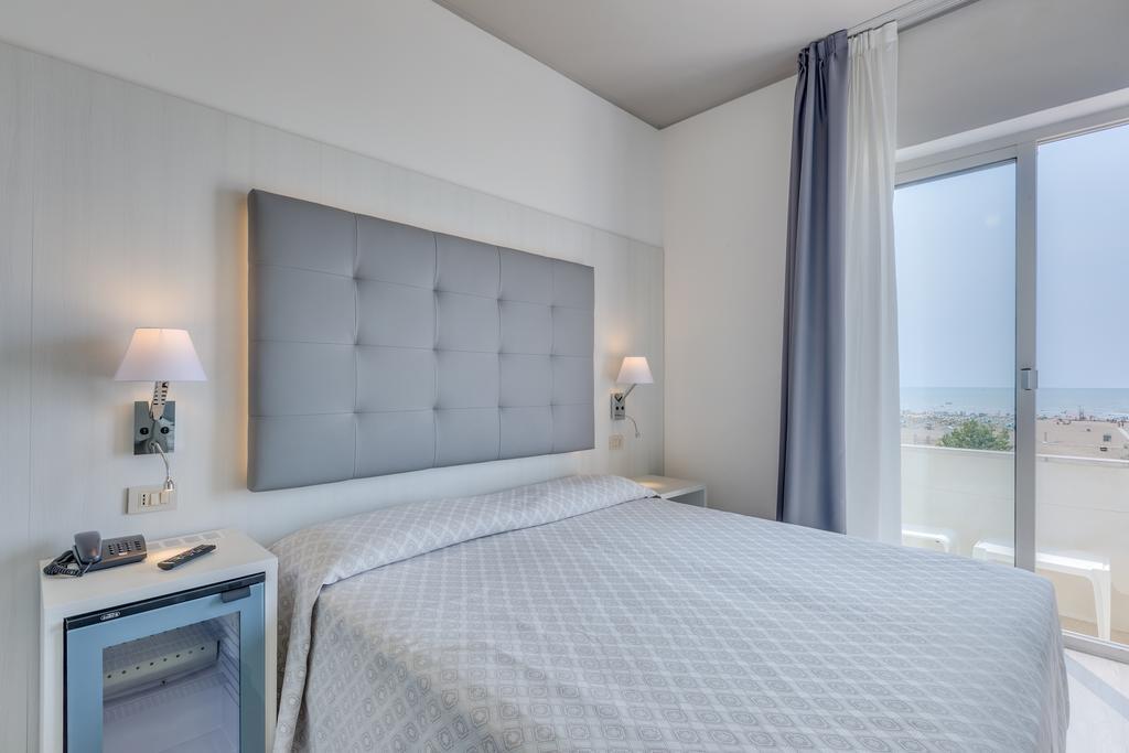 Hotel Garni' Serena Caorle Eksteriør bilde