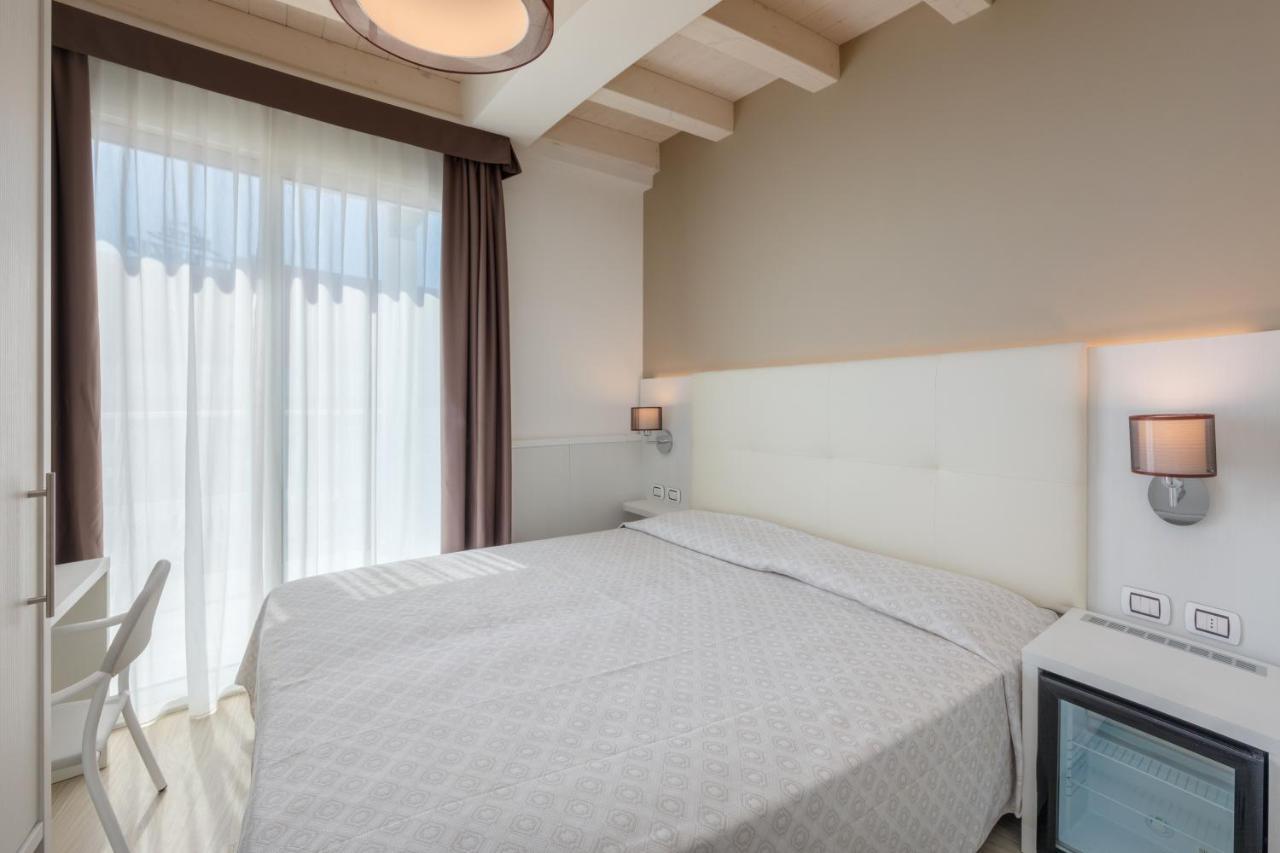 Hotel Garni' Serena Caorle Eksteriør bilde